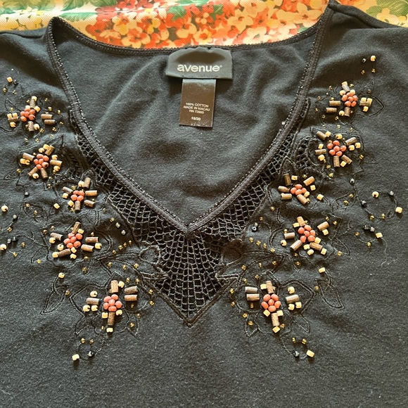 Avenuue Women’s V-Neck Cotton Black Tee with embellishments beads (none Missing) - Picture 3 of 4
